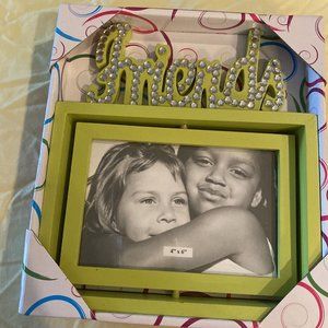 NWT RAZZLE DAZZLE SWINGING "FRIENDS" GREEN 7"X8" PICTURE FRAME